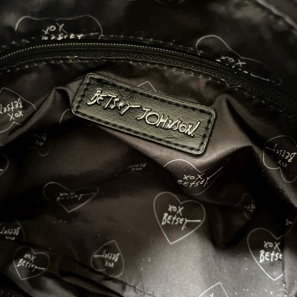 BETSEY JOHNSON Quilted Heart Satchel Bag Skull Charm Chain Black Crossbody Purse - Picture 11 of 11